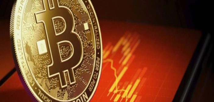 Graph showing altcoins drop after US credit rating downgrade in 2025