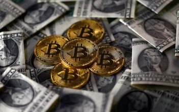Bitcoin Stabilizes Around $109K Following Record High; Market Eyes 2025 Crypto Summit Bitcoin price chart showing stabilization around $109K