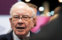 Warren Buffett speaking at a shareholder meeting