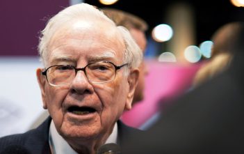 Warren Buffett’s 1965 Investors: From $100 to $5.5 Million Warren Buffett speaking at a shareholder meeting